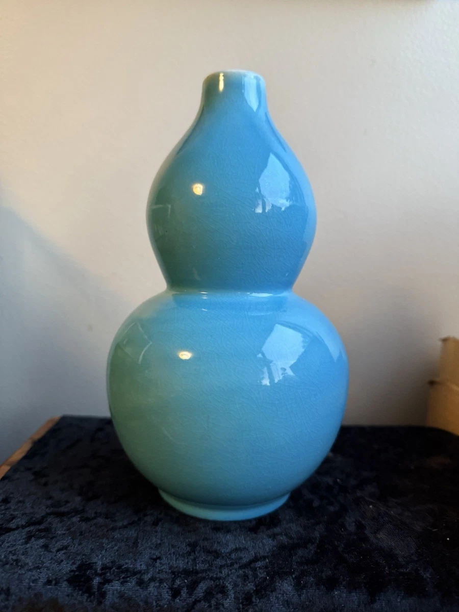 TURQUOISE BLUE DOUBLE GOURD  PORCELAIN CHINESE VASE 22 cm or  8.75 inches