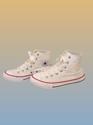 Converse Chuck Taylor All Star Hi Top White Youth 2.5 Canvas Sneaker