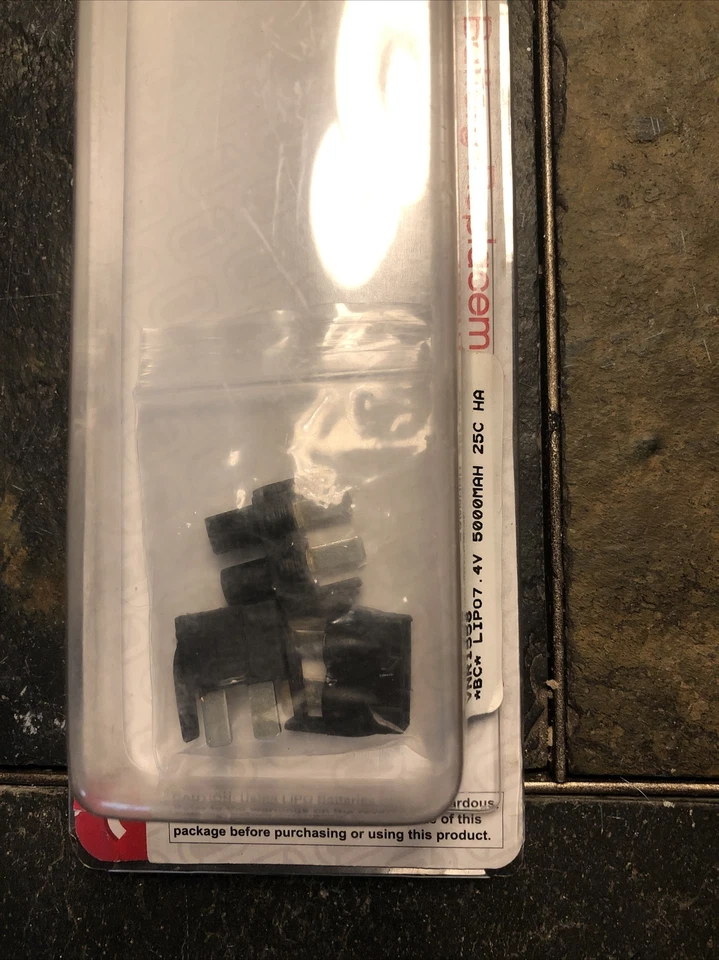 Venom VNR1558 DRIVE 25C 2S 5000mAh 7.4V LiPo Plugs 3 Pack - Image 2 of 4