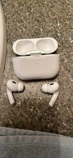 Apple AirPods Pro Mag Safe Charging