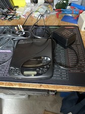 JVC personal portable cd compact disc player XL-P20 Hyper-Bass Sound