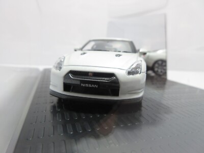 1:43 NISSAN GT-R R35 Pearl White Color Sample Model Car | eBay