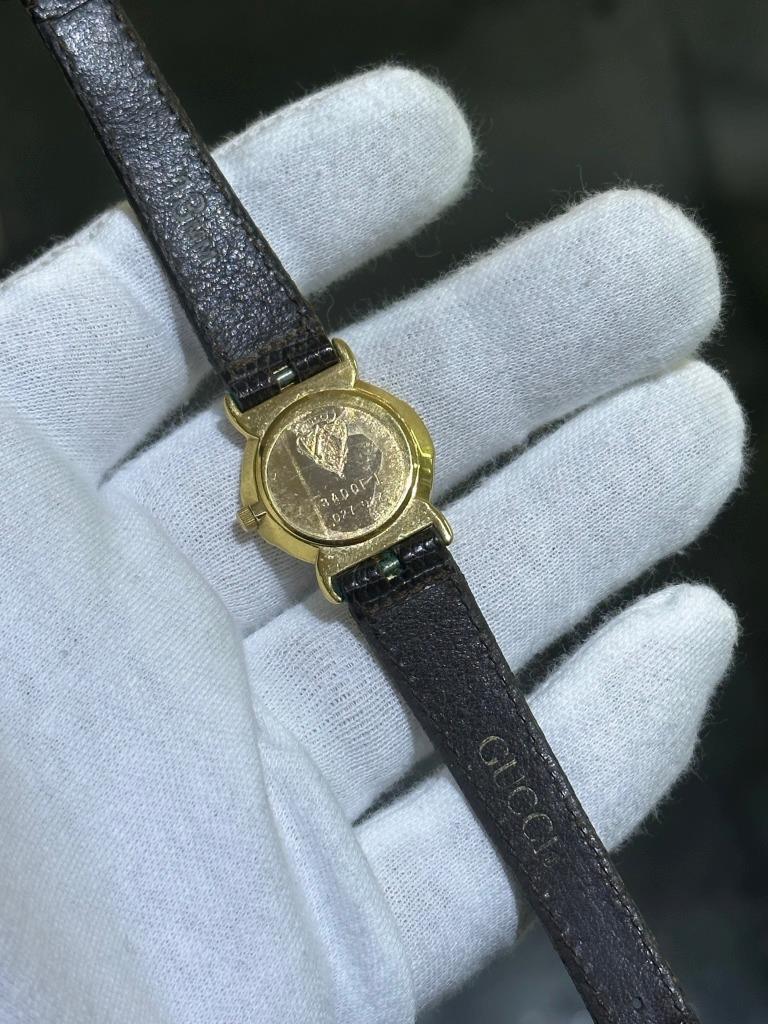 GUCCI Vintage Round Gold Dial Leather Strap Watch PARTS ONLY GUCCI Vintage Round Gold Dial Leather Strap Watch PARTS ONLY