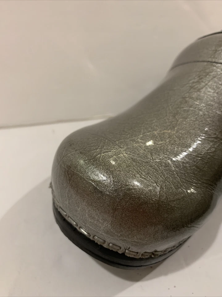 Zuecos SANITA. Plata con patrón vano. Superficie Brillante Mujer EUR Talla 38 US 7.5 Foto 3 de 4