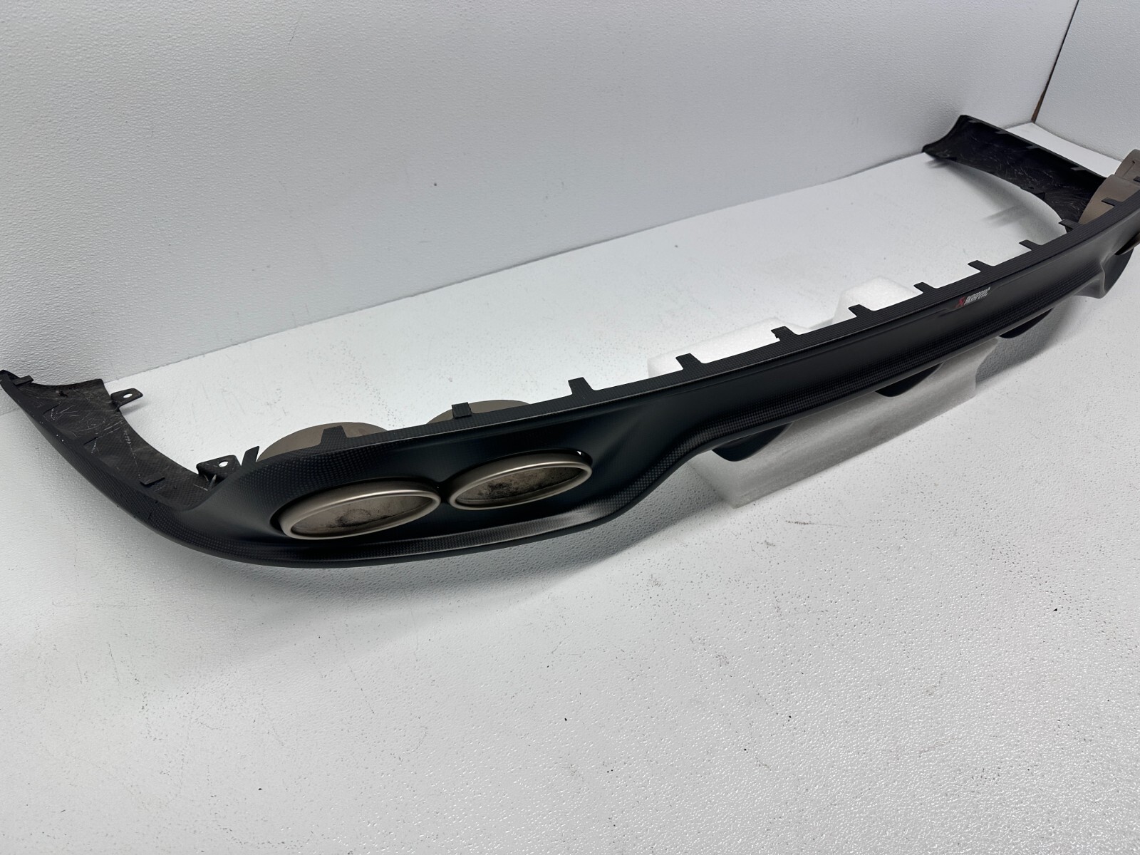 2017-2019 PORSCHE 911 TURBO S 991.2 REAR BUMPER DIFFUSER CARBON FIBER AKRAPOVIC