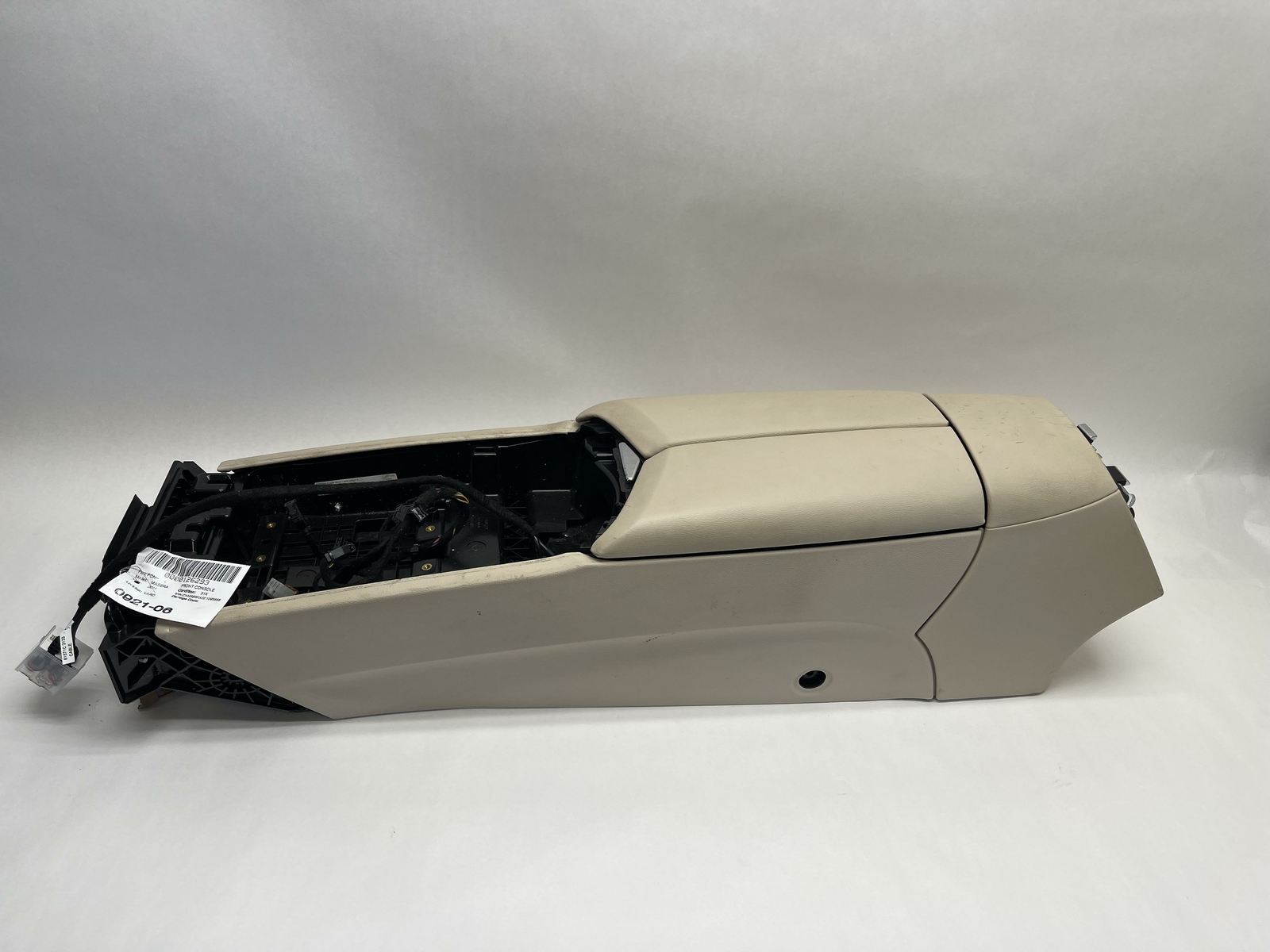 2013-2016 MASERATI QUATTROPORTE FRONT CENTER CONSOLE COMPARTMENT W/ ARMREST OEM