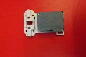 Washing Machine WHIRLPOOL AWG320/2   DOOR  LOCK