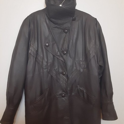 RARE LION POWER 100% LEATHER JACKET SIZE L WITH POCKETD & BUTTONS