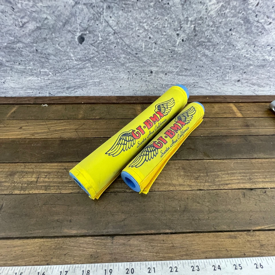 Juego de almohadillas de cuadro GT BMX Old School BMX manillar ala amarilla azul par de espuma Foto 3 de 4