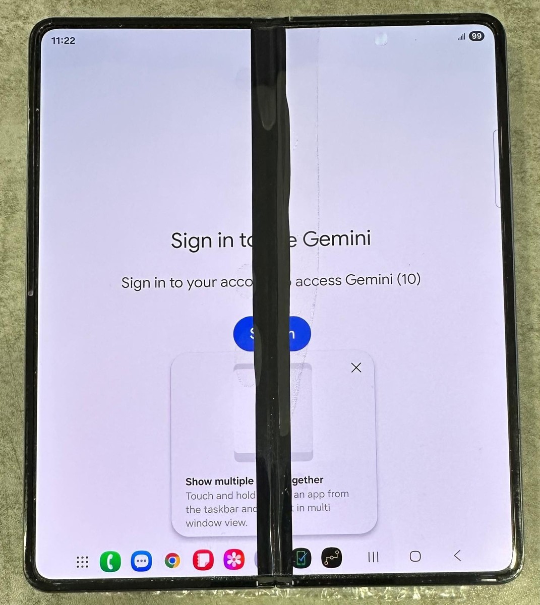 Samsung Galaxy Z Fold 4 Dual 256 GB Gray Green, UNLOCKED, Inside