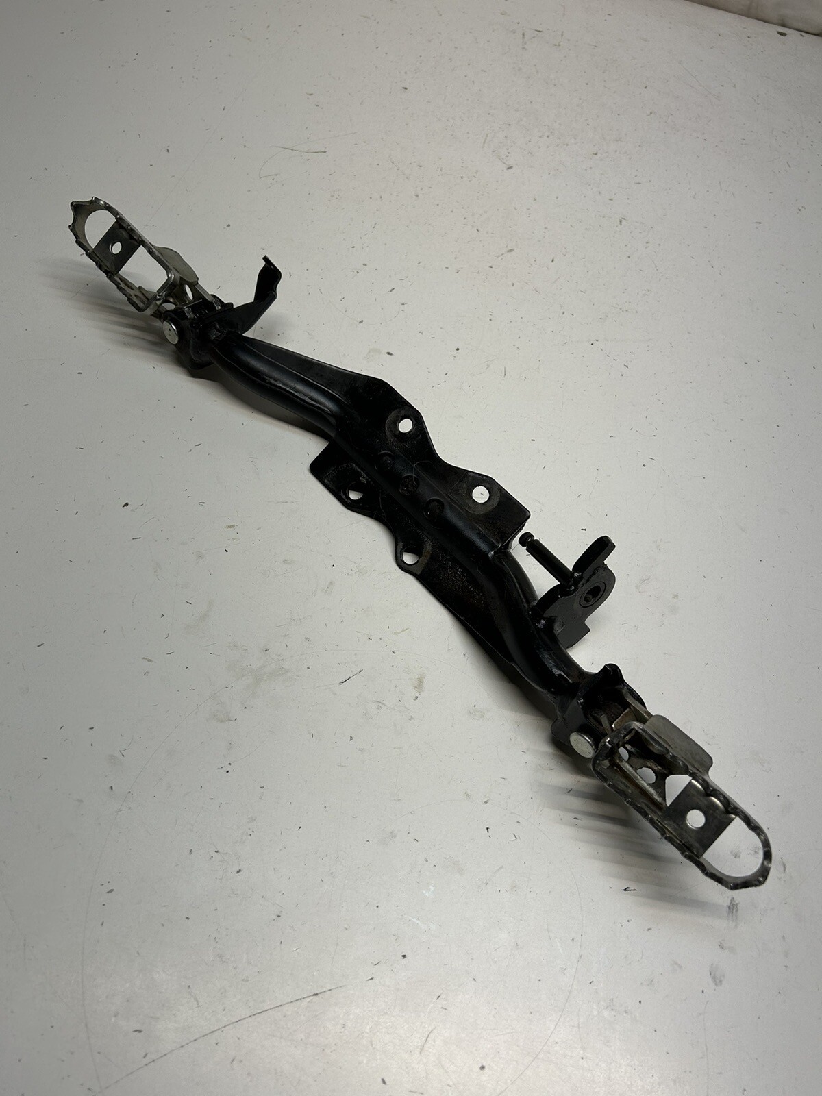 2017 17 Yamaha Ttr110e TTR 110 E OEM LOT Foot Peg Pegs Bar Mount