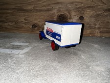 ERTL 1931 DELIVERY TRUCK BANK TRUE VALUE HARDWARE 10TH ANNIVERSARY EDITION METAL
