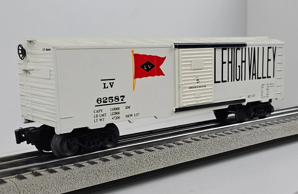 KMT/ Franks Roundhouse #19 Lehigh Valley 62587 Boxcar O Gauge NOS New - Image 2 of 4