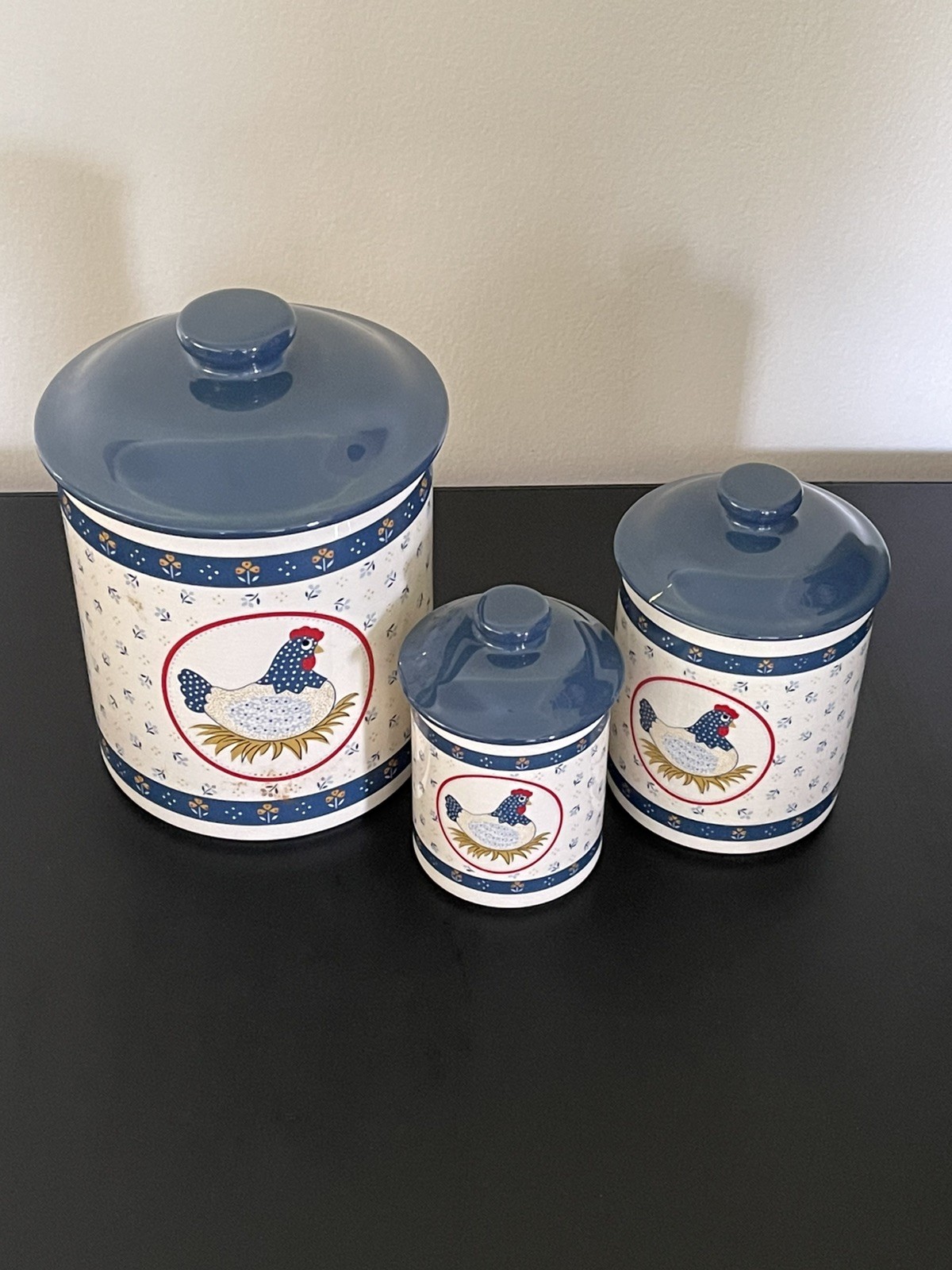 Vintage Country Hen Ceramic Nesting Kitchen Canister Set of 3 Made In Japan