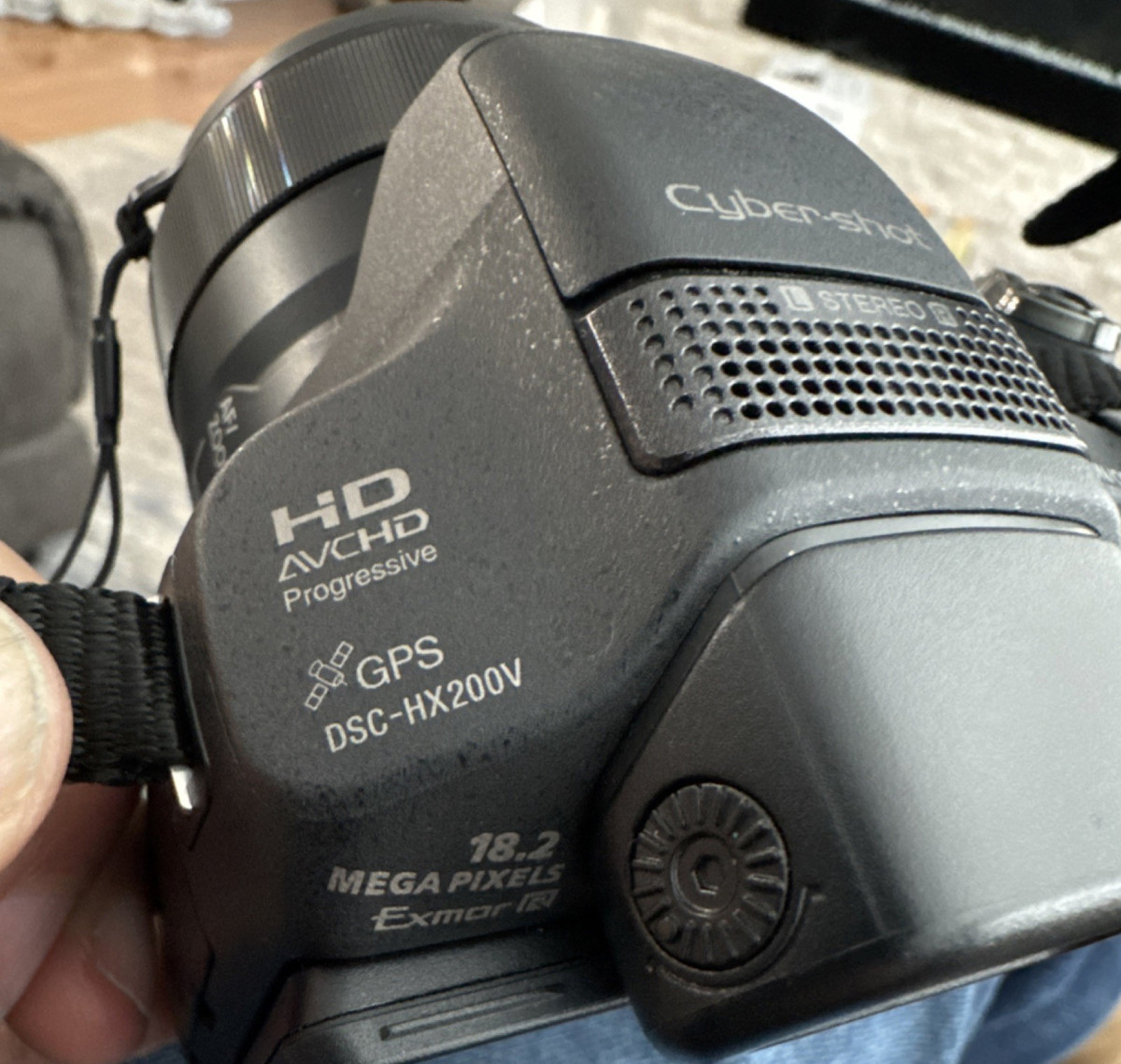 箱付き　SONY Cyber-shot hx200v Sony Cyber-shot DSC-HX200V Bridge Camera 18.2MP Black GPS HD