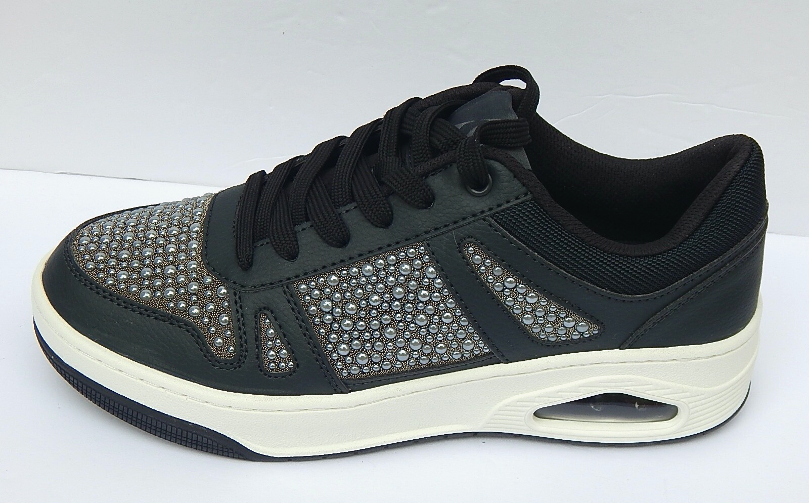 SKECHERS UNO Court Womens Black Sneakers with Pearls Size 8.5 New