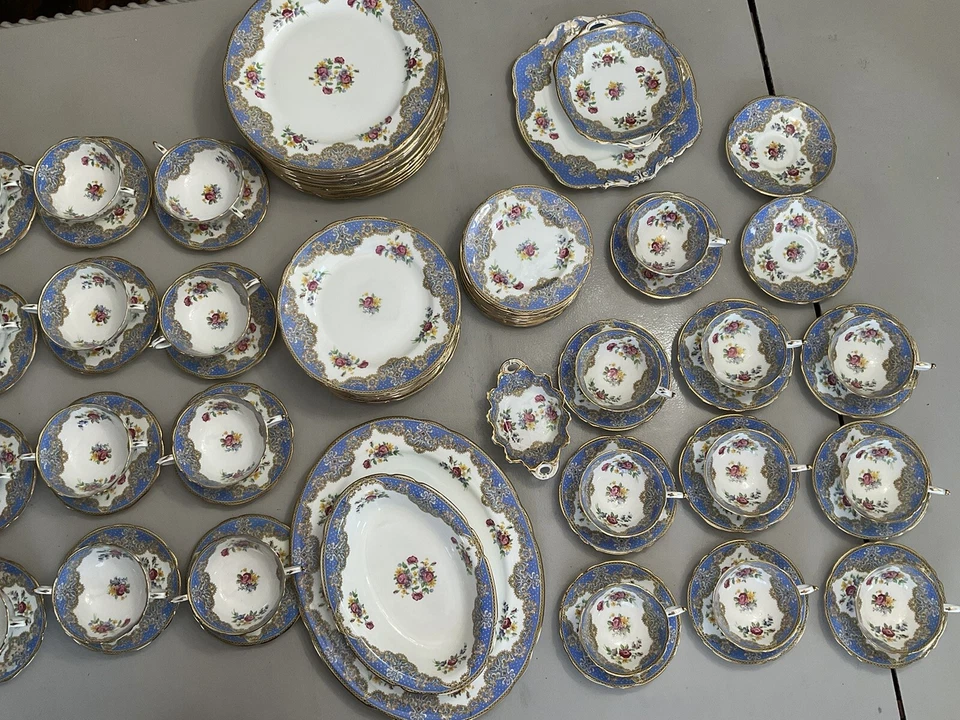 Vtg Paragon Honiton Pattern Rose Bouquet Lot Of 88 Pieces - Image 2 of 4