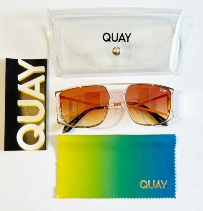 Quay Australia BADDIE BEHAVIOR  Sunglasses Gold Frame NEW Amazon.com: QUAY AUSTRALIA Hold Please Gold/Gold Mirror One  main image 2