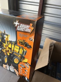 LEGO TECHNIC: Volvo L350f Wheel Loader (42030)