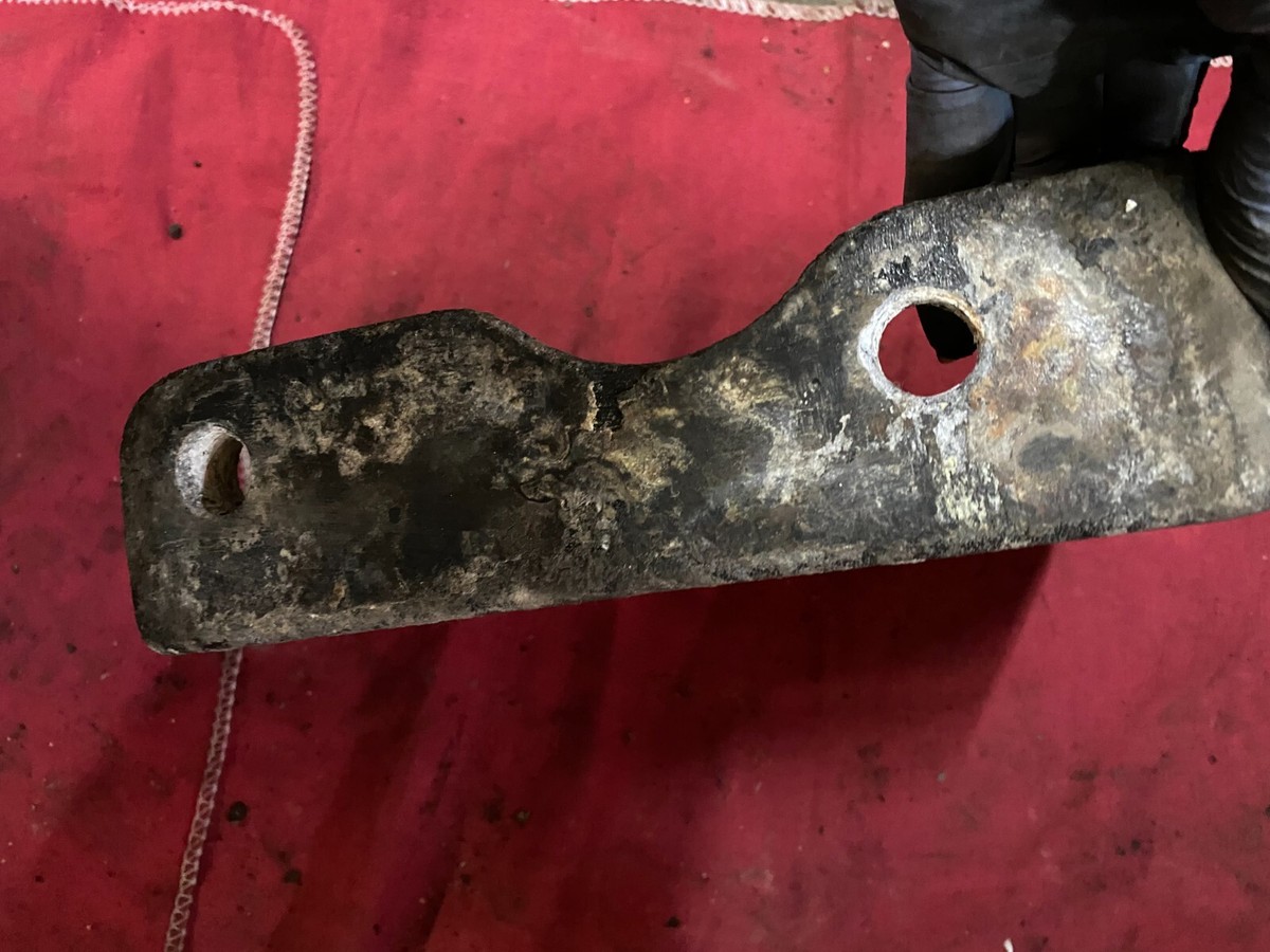 KENWORTH CROSSMEMBER GUSSET, BRACKET K140-2438 LEFT SIDE | eBay