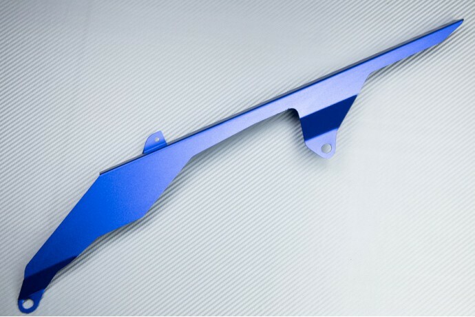 Protege chaine bleu pour YAMAHA YZF R1 ideal pour sorties sur piste et route