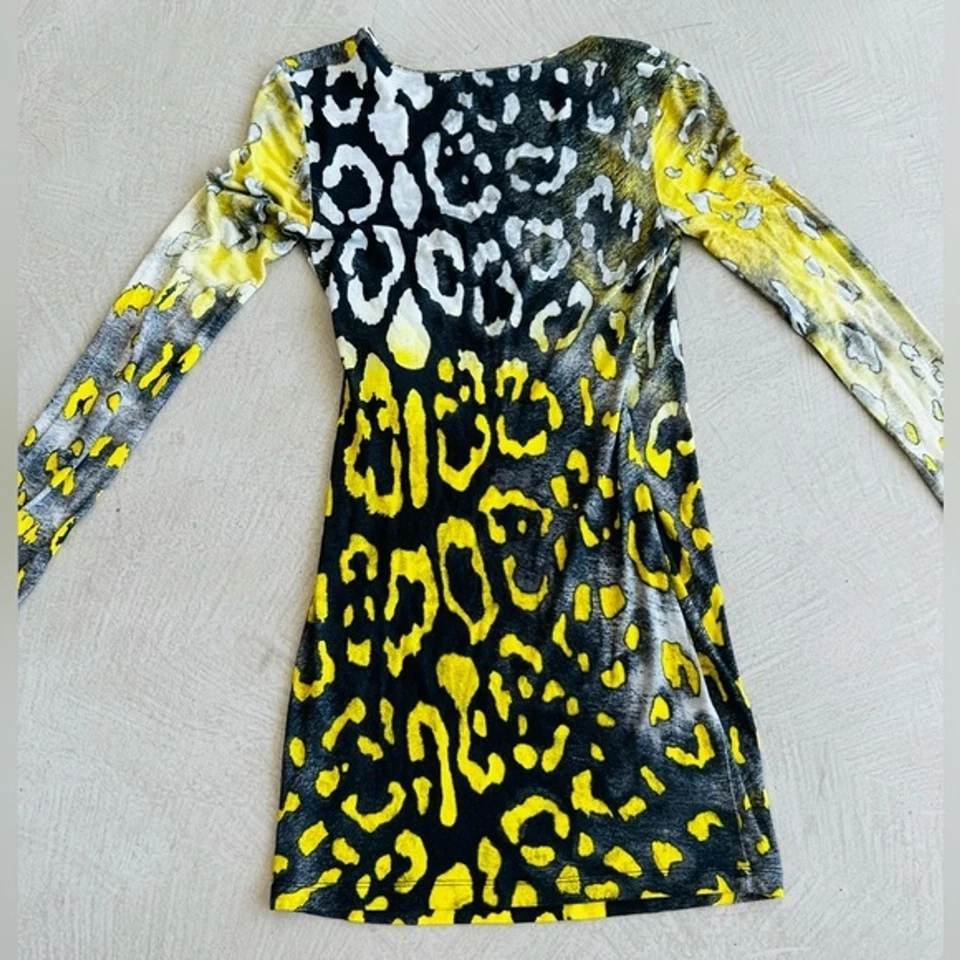 $1545 VERSACE Amarillo Plata Animal Manga Larga Imitación Envoltura Mini Vestido XS Mobwife Foto 4 de 4