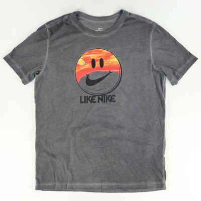 nike t shirt smiley