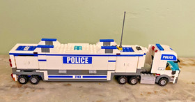 LEGO City 7743 Police Command Center - 100% Complete with Manuals