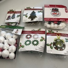 Lot Of Christmas Craft Kits 6 Total.  Wreaths...