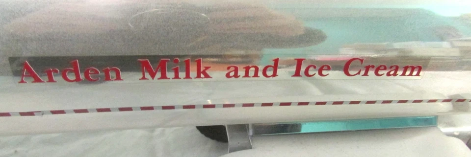 Caminhão-tanque vintage Smith-Miller Arden leite e sorvete, década de 1950 - Imagem 3 de 4