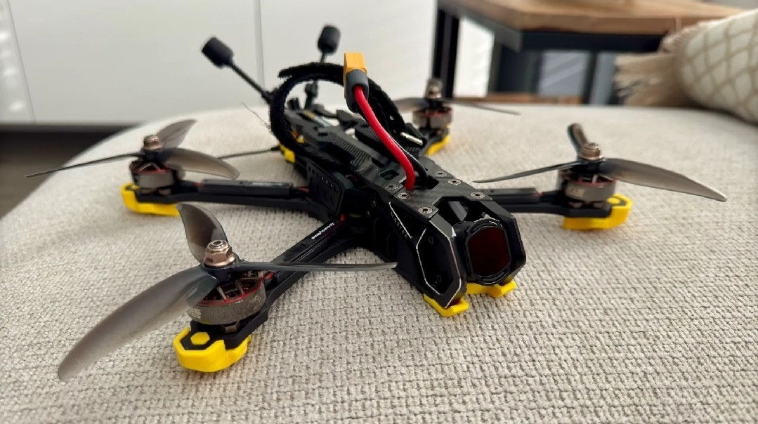 SpeedyBee Master 5 V2 O4 PRO cam  + antenna mount