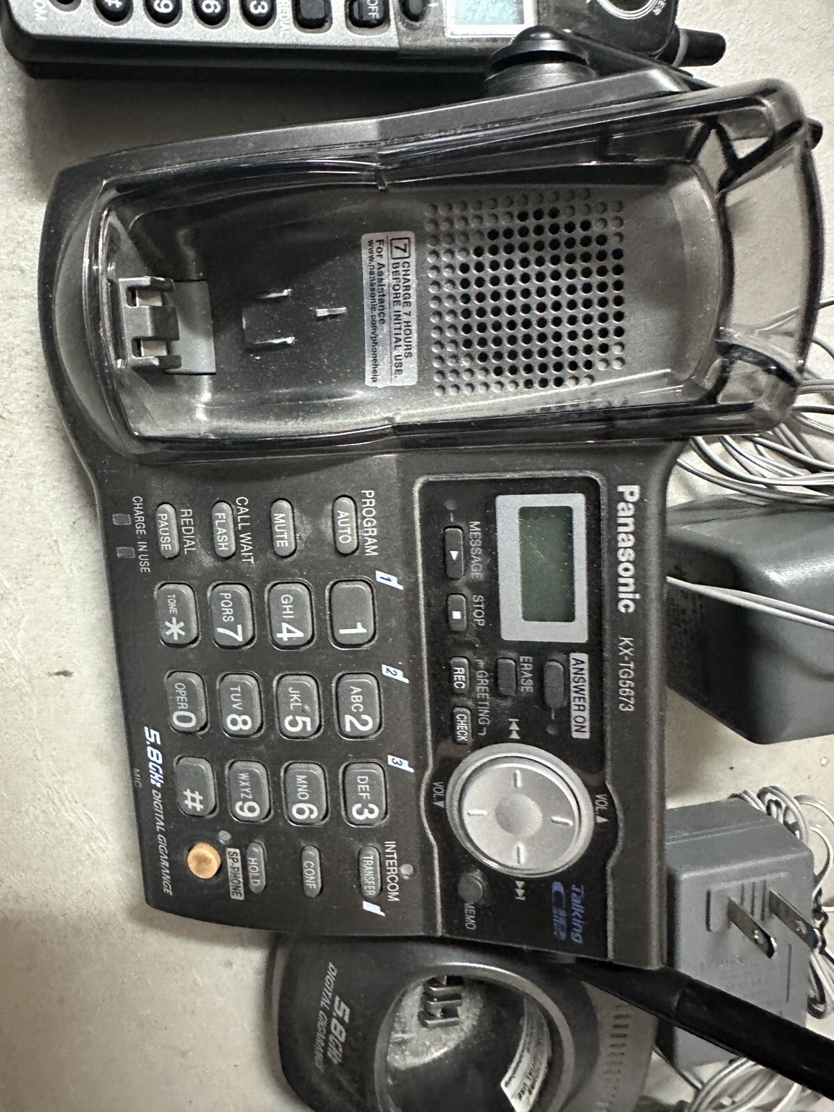 PANASONIC KXTG5673B 5.8 GHz Digital Cordless Answering System *READ