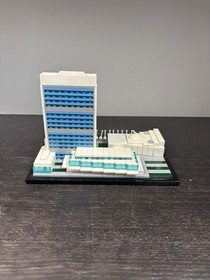 Lego 21018 Architecture United Nations Headquarters (97% Complete) Read Desc