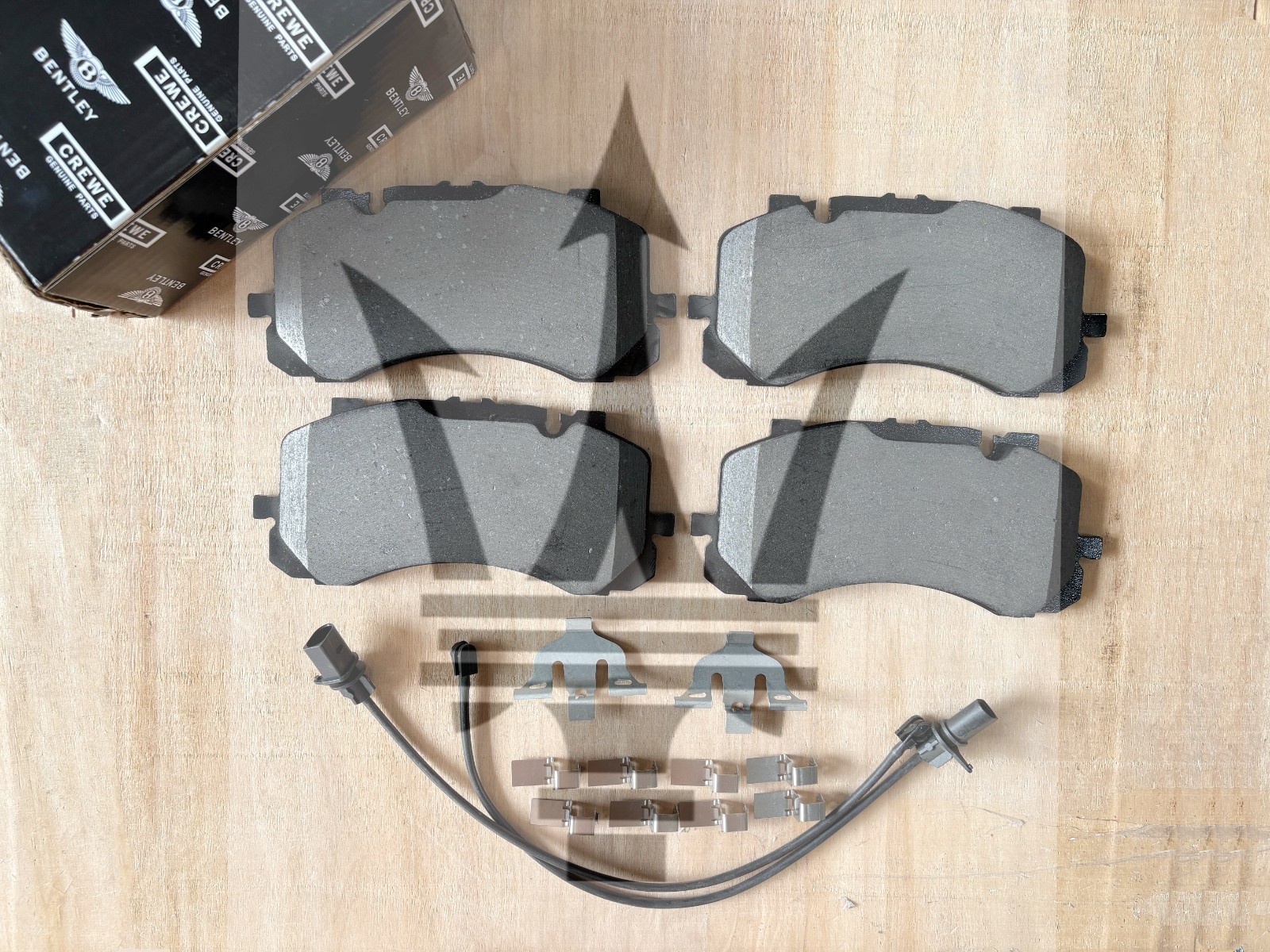 New Front Brake Pads for 2017-2023 Bentley Bentayga 3.0L/4.0L/6.0L 4M0698151AK