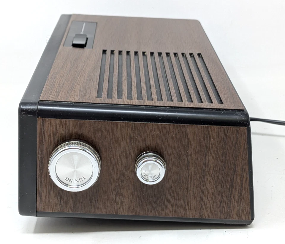 Radio Reloj Digital Vintage RadioShack Realistic Chronomatic 116 AM/FM 12-1510 Foto 3 de 4