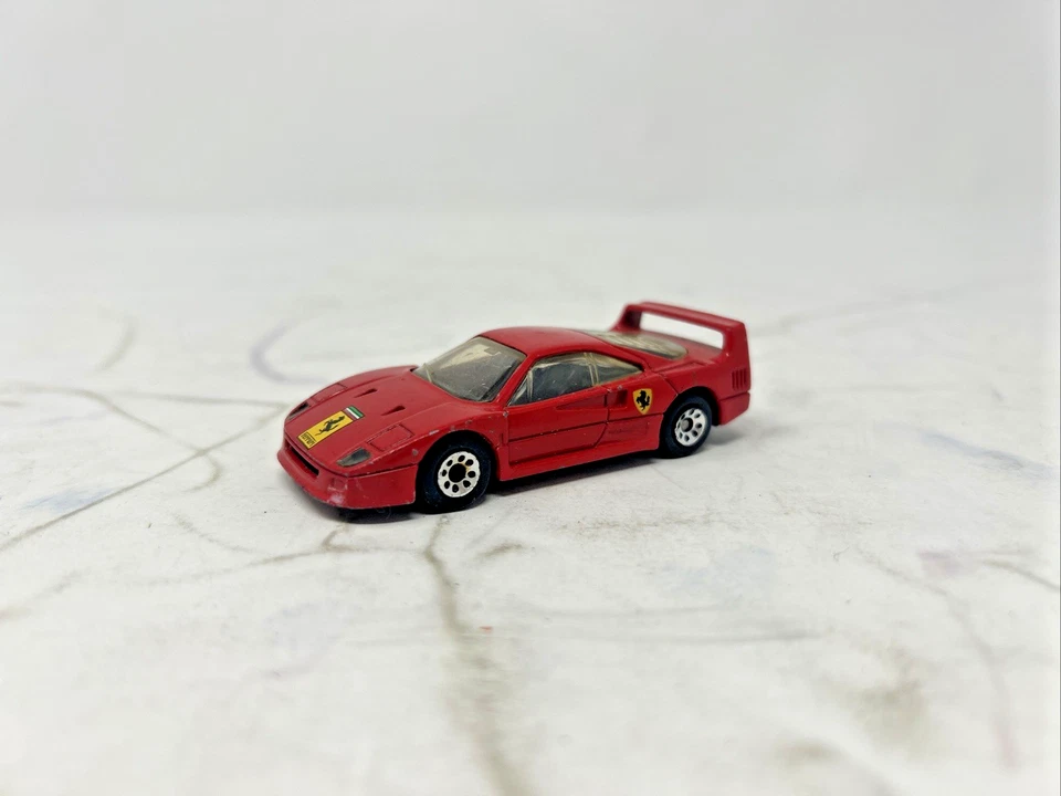 Raro coche de juguete fundido a presión Ferrari F40 1988 colección caja de cerillas dos logotipos de colección Foto 3 de 4