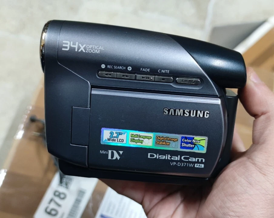 Samsung VP-D371W mini DV digital cam PAL videocamera camera telecamera video - Immagine 3 di 4