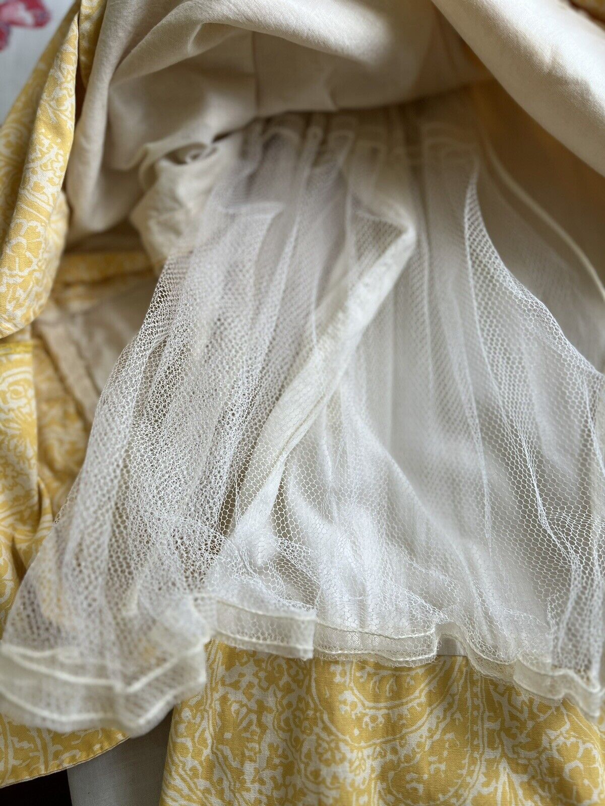 FABULOUS 1950'S VINTAGE YELLOW TULIP DRESS!  SHAN… - image 11