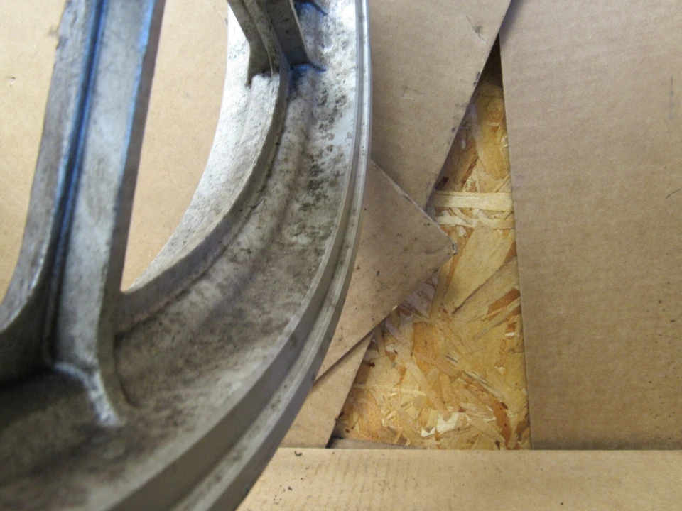 Llanta trasera Moto Guzzi V65 530 1984 GU23630680 Foto 3 de 4