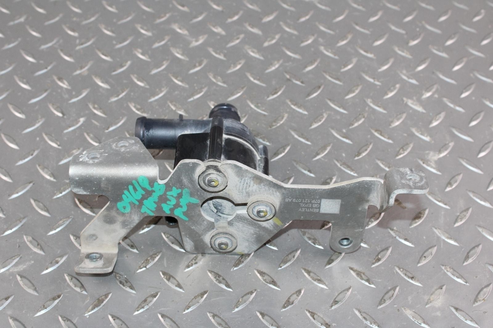 Bentley Continental GT 2020-2023 Auxiliary water pump