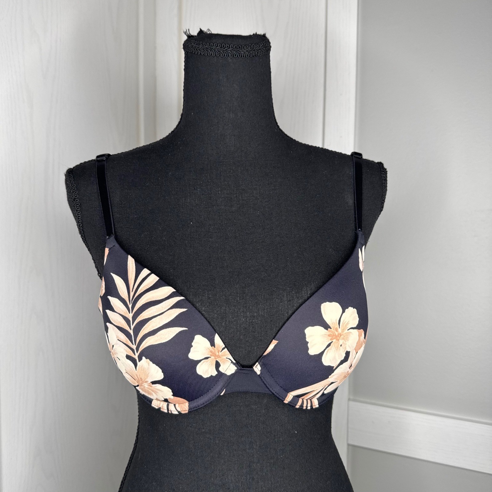 PINK Victoria's Secret Push-Up Bra Women 32C Black Floral Wear Everywhere 2700