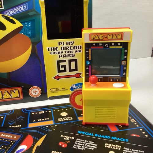 Monopoly PAC MAN Board Game Electronic Retro Arcade Bank Family Fun 2-4 Players - Picture 8 of 12
