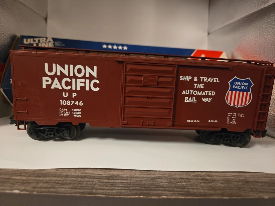 Weaver Ultra Line O Scale 3 Rail Union Pacific #3076 PS-1 40' Box Car - Image 3 of 4