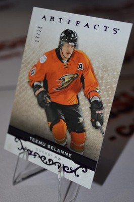 Teemu Selanne / UD Artifacts 2021/22 / Numbered to /25 Purple / Anaheim Ducks