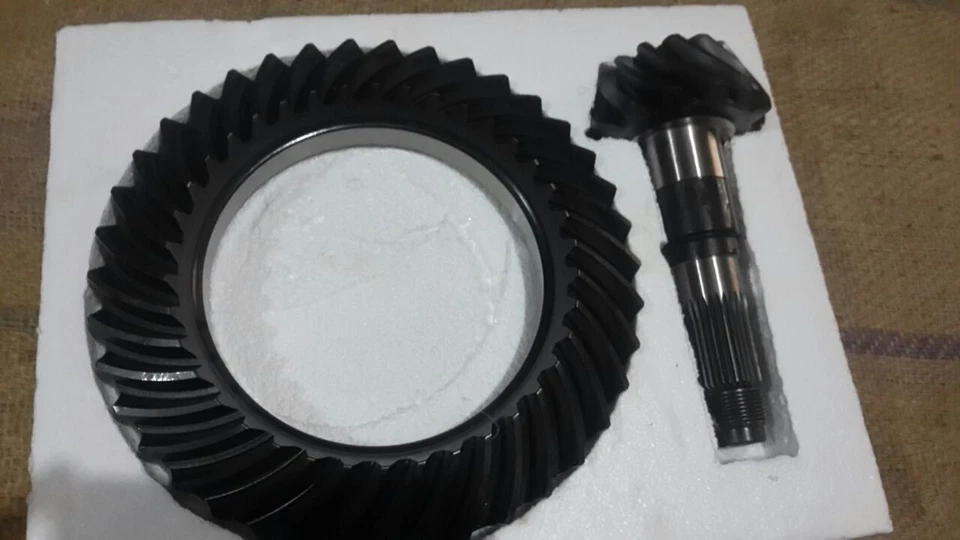 Jcb Spare Parts Crown Wheel & Pinion 11T/37T M24 Part No. 458/70035 453/00900 - Image 2 of 2