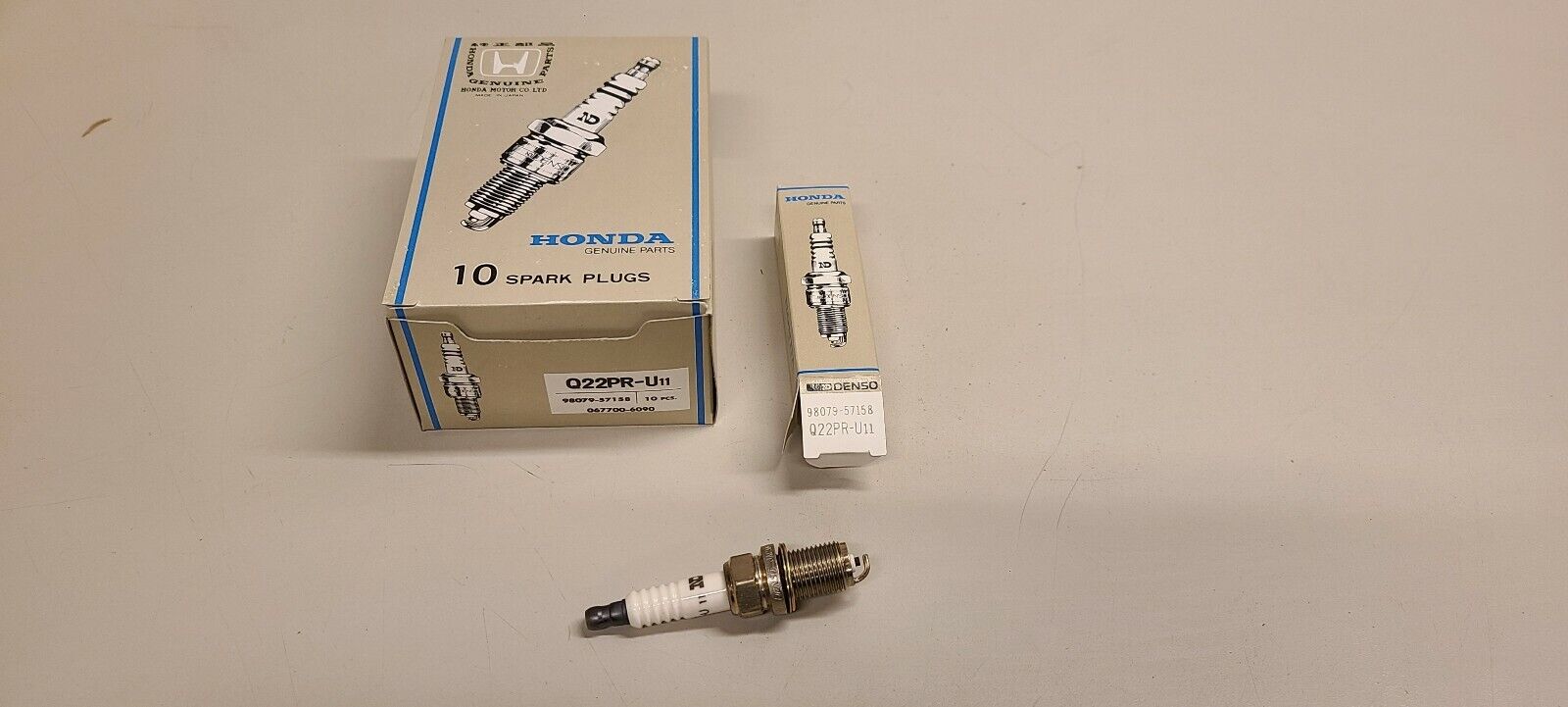 GENUINE HONDA SPARK PLUGS Q22PR-U11 98079-57158 067700-6090 DENSO