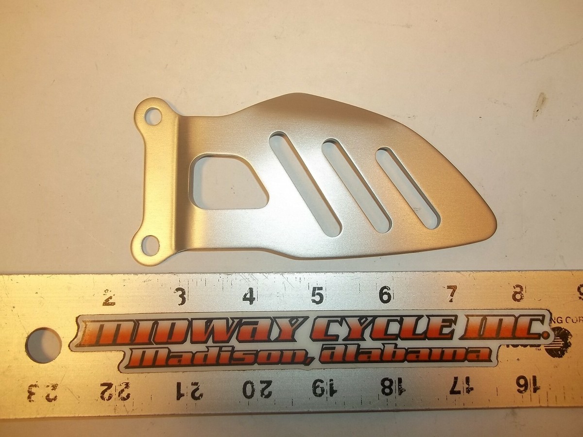 SUZUKI 06-09 GSXR600 RIGHT FOOTREST GUARD 43571-01H00 GSX-R600