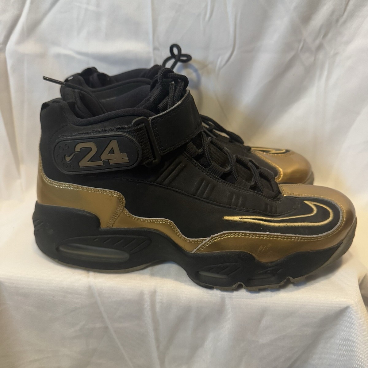 Nike Air Griffey Max 1 Black ゴールド Nike Air Griffey Max 1 – Black & Metallic Gold