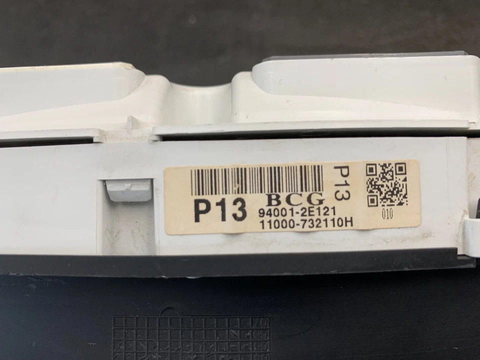 * Cuadro de instrumentos velocímetro Hyundai Tucson 2005 06 142.508 millas Foto 3 de 3