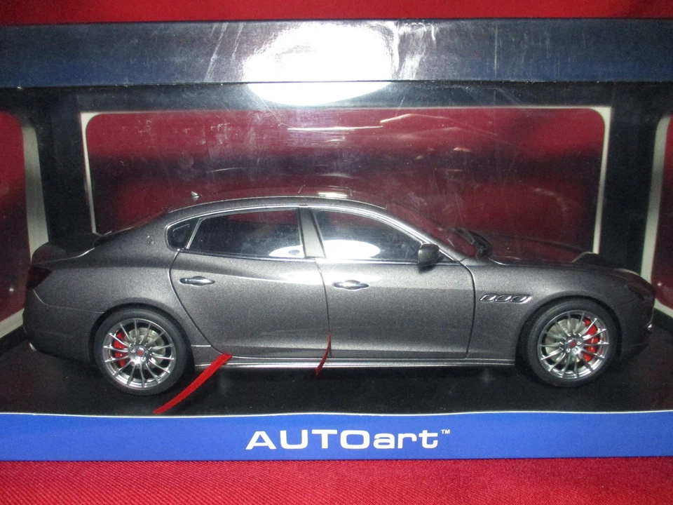 1:18 Scale Maserati Quattroporte GTS Grey Autoart Diecast Model Car Minichamps - Image 4 of 4